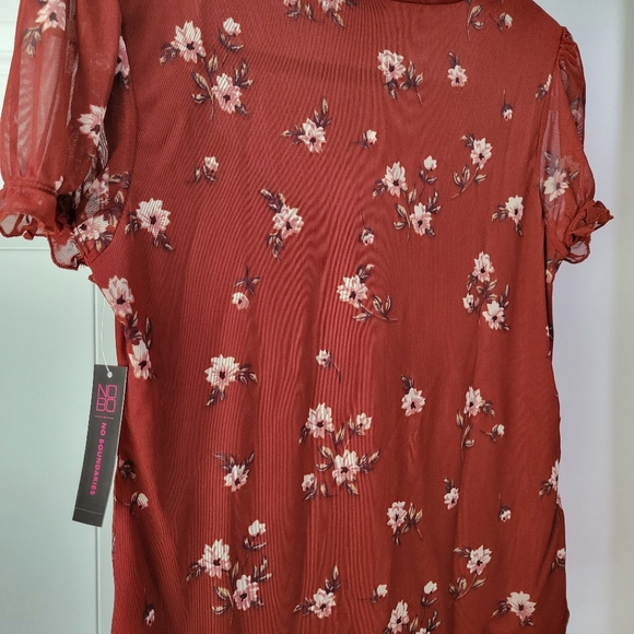 No boundaries short sleeve blouse - Picture 2 of 5
